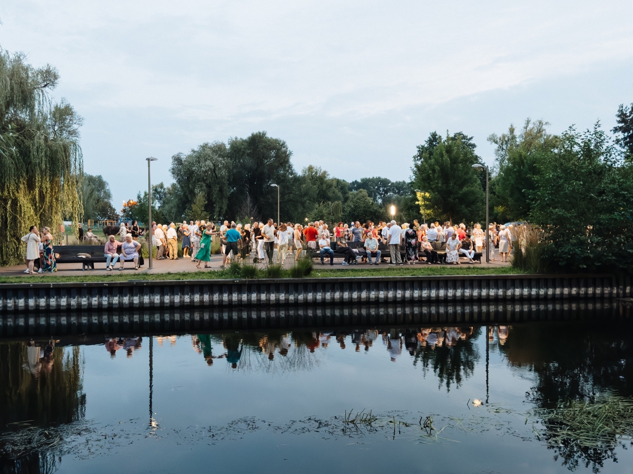 Potańcówka na Bulwarach nad rzeką Ełk