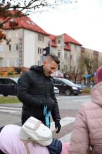 600 żonkili na 600-lecie Ełku, sadzenie cebulek