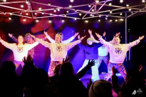 świąteczna ciężarówka coca-cola, plac Jana Pawła II, Mikołaj