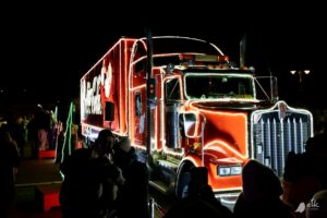 świąteczna ciężarówka coca-cola, plac Jana Pawła II, Mikołaj