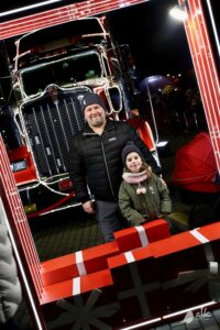 świąteczna ciężarówka coca-cola, plac Jana Pawła II, Mikołaj